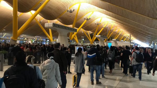 Colas en Barajas en la Terminal 4