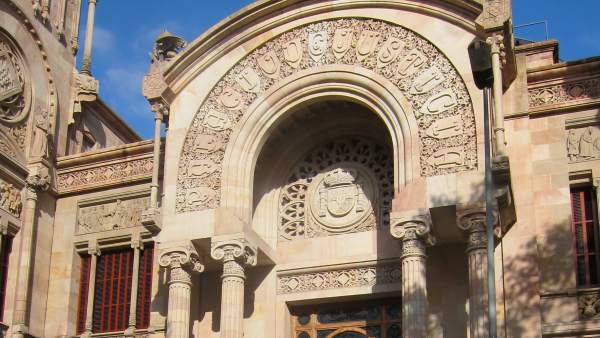 Fachada del Palau de Justícia, sede del TSJC y de la Audiencia de Barcelona. Fachada del Palau de Justícia, sede del TSJC y de la Audiencia de Barcelona.