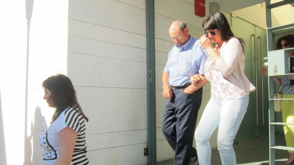 La madre y expareja de los fallecidos en el doble crimen de Almonte. La madre y expareja de los fallecidos en el doble crimen de Almonte.