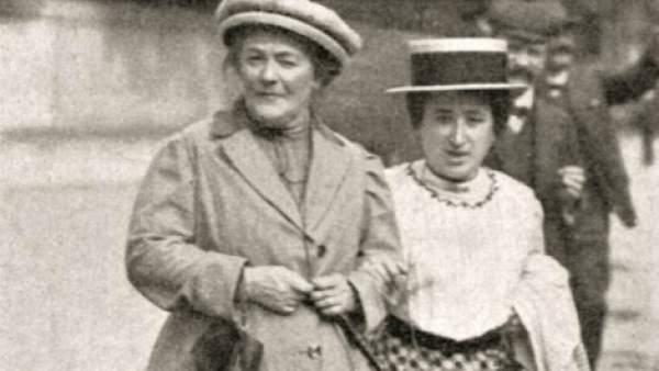 Clara Zetkin y Rosa Luxemburgo (Wikipedia) Clara Zetkin y Rosa Luxemburgo (Wikipedia)