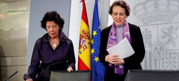 Isabel Celaá y Magdalena Valerio (d)