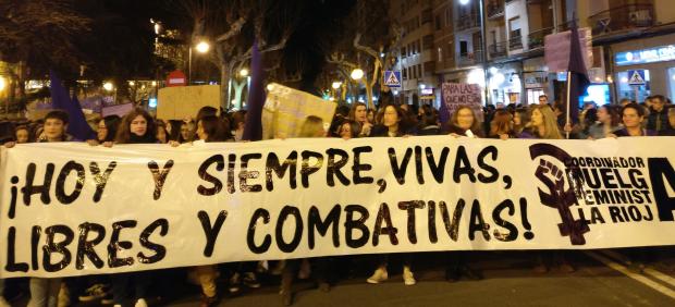 8M.- Una Multitudinaria Manifestación Pide En Logroño Igualdad Real Y Efectiva Y