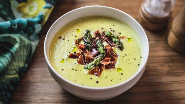Crema de espárragos y jamón Crema de espárragos y jamón