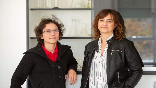 Dos profesoras de la UPNA, autoras de una publicación sobre la enseñanza de las Dos profesoras de la UPNA, autoras de una publicación sobre la enseñanza de las