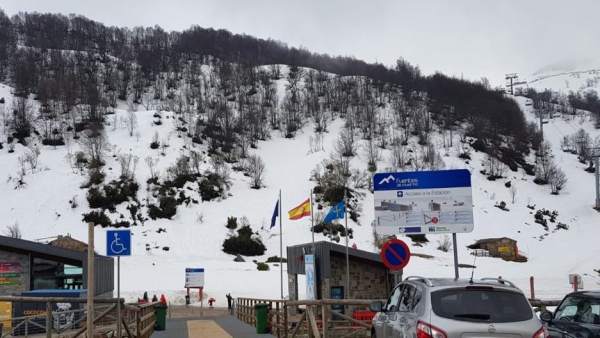 Las estaciones de esquí asturianas alcanzan los 4.900 usuarios este fin de seman Las estaciones de esquí asturianas alcanzan los 4.900 usuarios este fin de seman