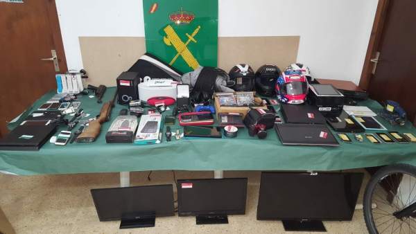 La Guardia Civil expone desde este lunes varios objetos incautados a una banda d La Guardia Civil expone desde este lunes varios objetos incautados a una banda d