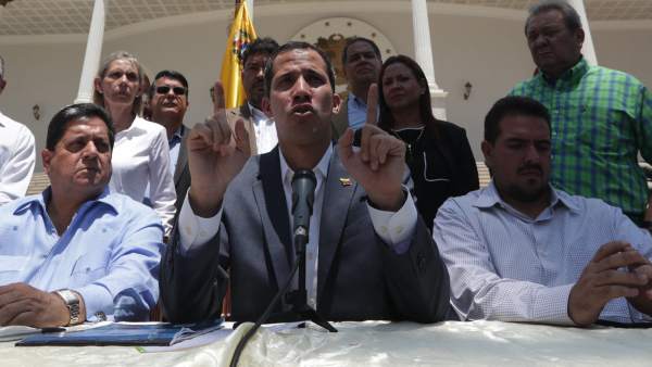 El jefe del Parlamento, Juan Guaidó durante una rueda de prensa en el Palacio Federal Legislativo. El jefe del Parlamento, Juan Guaidó durante una rueda de prensa en el Palacio Federal Legislativo.