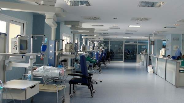 El hombre detenido por matar a su mujer en Estepona está hospitalizado y estable El hombre detenido por matar a su mujer en Estepona está hospitalizado y estable
