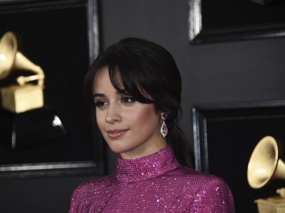 Camila Cabello posando en los Grammy