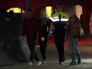 Los 'menas' abandonan Castelldefels