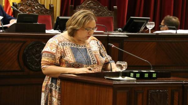 La diputada del Grupo Mixto, Montserrat Seijas, en el Parlament La diputada del Grupo Mixto, Montserrat Seijas, en el Parlament