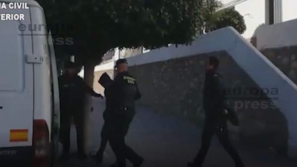 La jutgessa autoritza el bolcat del contingut dels telèfons mòbils de la manada de Callosa d'en Sarrià La jutgessa autoritza el bolcat del contingut dels telèfons mòbils de la manada de Callosa d'en Sarrià
