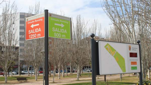 El Ayuntamiento de Monzón señaliza dos circuitos de 'running' en el Parque de La El Ayuntamiento de Monzón señaliza dos circuitos de 'running' en el Parque de La