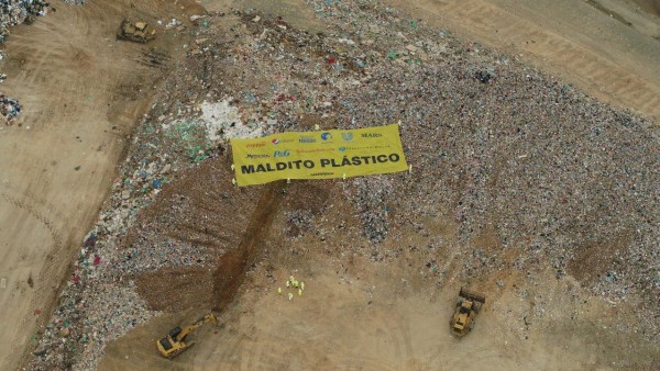 Acción Greenpeace 'Maldito Plástico' Acción Greenpeace 'Maldito Plástico'