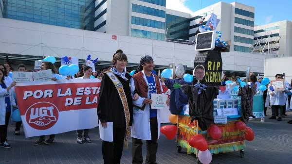 Investigadores de La Fe denuncia con una falla su 'agónica situación' con una te Investigadores de La Fe denuncia con una falla su 'agónica situación' con una te