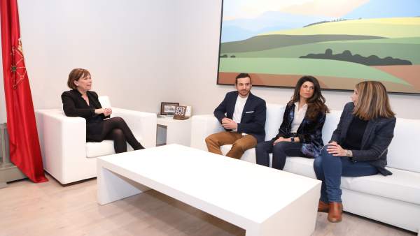 Barkos recibe al presidente de la Asociación de Jóvenes Empresarios de Navarra, Barkos recibe al presidente de la Asociación de Jóvenes Empresarios de Navarra,