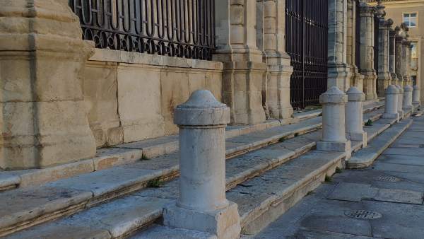 Jaén.- Restaurada la pilastra de la Catedral que resultó dañada por una rampa de Jaén.- Restaurada la pilastra de la Catedral que resultó dañada por una rampa de