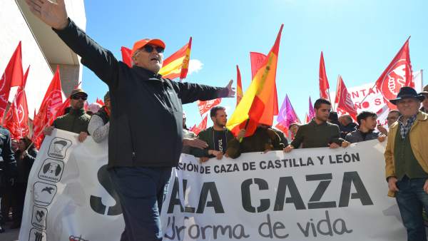 AMP.- Intervención policial a las puertas de las Cortes para evitar problemas en AMP.- Intervención policial a las puertas de las Cortes para evitar problemas en