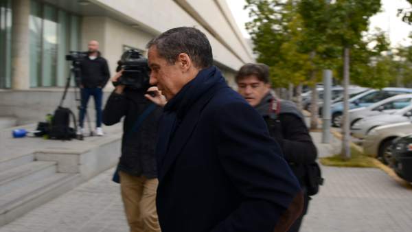 La investigación de Erial ve a la exdiputada Elvira Suanzes (PP) 'intermediaria' La investigación de Erial ve a la exdiputada Elvira Suanzes (PP) 'intermediaria'