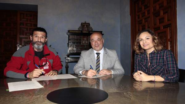 CórdobaÚnica.- La Diputación respalda con 15.000 euros la actividad humanitaria CórdobaÚnica.- La Diputación respalda con 15.000 euros la actividad humanitaria