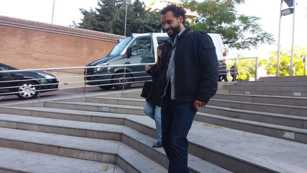 El doctor Jesús Candel, a su llegada a los juzgados de Caleta El doctor Jesús Candel, a su llegada a los juzgados de Caleta