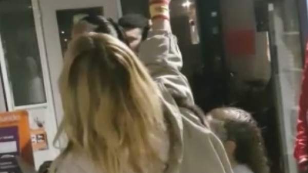 Denuncien la "intimidació racista" a una dona en un locutori de València al crit de "viva Franco" Denuncien la "intimidació racista" a una dona en un locutori de València al crit de "viva Franco"