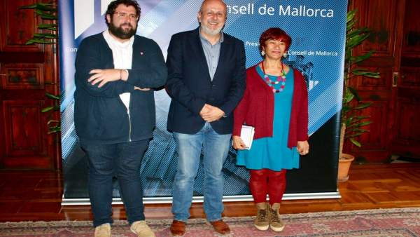 Ensenyat recibe en audiencia al colectivo LGTBI Ben Amics Ensenyat recibe en audiencia al colectivo LGTBI Ben Amics