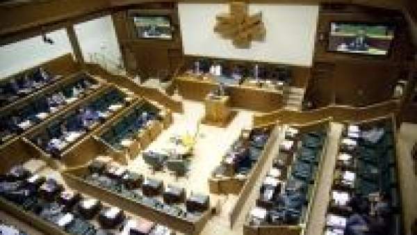 Pleno en el Parlamento vasco Pleno en el Parlamento vasco