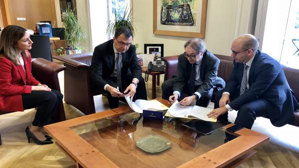Ayuntamiento Murcia y la Caixa renuevan su alianza para luchar contra la pobreza Ayuntamiento Murcia y la Caixa renuevan su alianza para luchar contra la pobreza