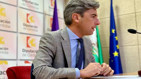 Andrés Lorite en la sala de prensa de la Diputación Andrés Lorite en la sala de prensa de la Diputación