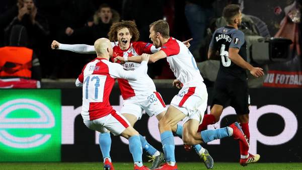 Gol del Slavia al Sevilla Gol del Slavia al Sevilla