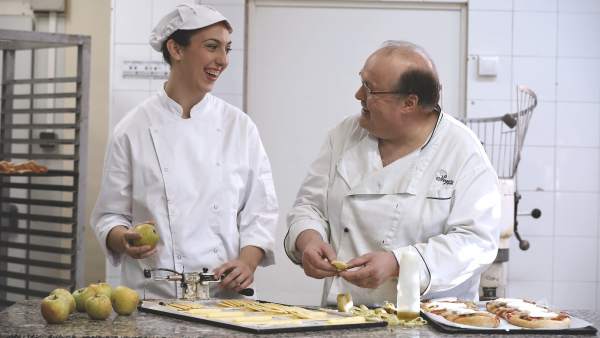 Joven beneficiaria del programa de La Caixa Joven beneficiaria del programa de La Caixa