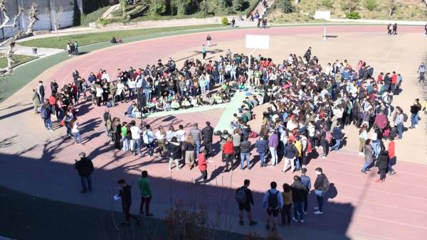 Alumnos de Lleida se suman al 'Fridays for future' contra el cambio climático Alumnos de Lleida se suman al 'Fridays for future' contra el cambio climático