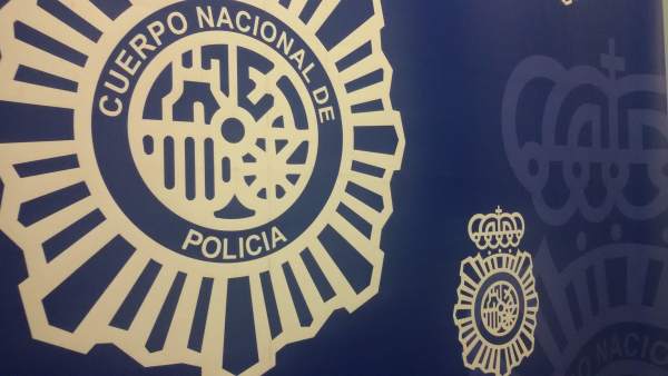 Nota De Prensa: 'La Policía Nacional Detiene A Una Pareja Que Se Dedicaba A Roba Nota De Prensa: 'La Policía Nacional Detiene A Una Pareja Que Se Dedicaba A Roba