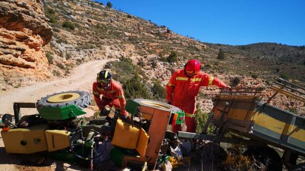 Valencia.- Sucesos.- Rescatan a un hombre con la pierna atrapada debajo de una m Valencia.- Sucesos.- Rescatan a un hombre con la pierna atrapada debajo de una m