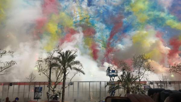 Fallas.- Una colorida y vibrante 'mascletà' de la pirotecnia Vulcano homenajea a Fallas.- Una colorida y vibrante 'mascletà' de la pirotecnia Vulcano homenajea a