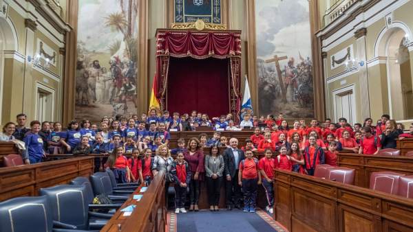 Escolares de Tenerife y Gran Canaria debaten sobre igualdad en el Parlamento en Escolares de Tenerife y Gran Canaria debaten sobre igualdad en el Parlamento en