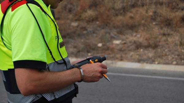 Control de Mossos, tráfico, carretera Control de Mossos, tráfico, carretera