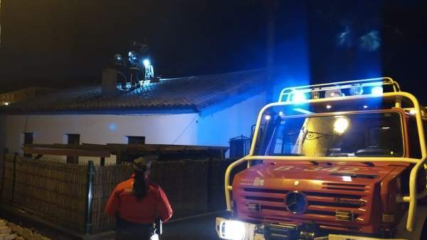 Sucesos.- Desalojada una vivienda en Arbeiza por un incendio en una chimenea, si Sucesos.- Desalojada una vivienda en Arbeiza por un incendio en una chimenea, si