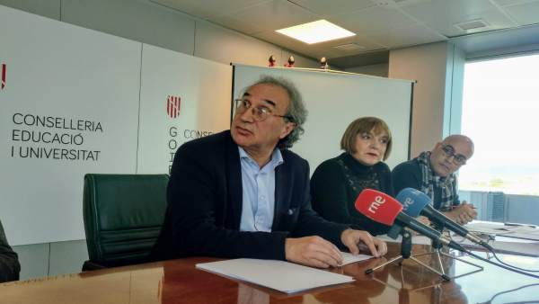 El conseller March presenta la nueva convocatoria de oposiciones El conseller March presenta la nueva convocatoria de oposiciones