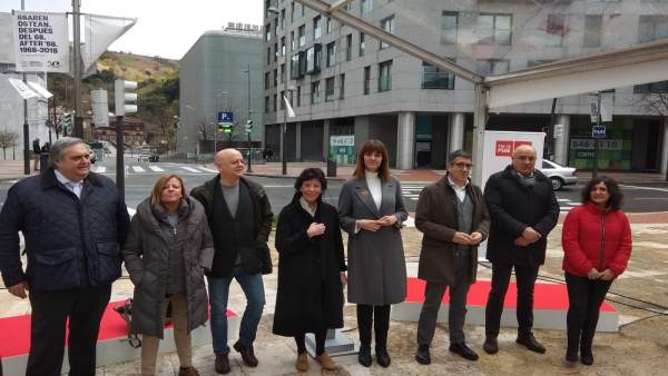 Mendia critica la 'soberbia' de PNV al proclamarse 'único defensor' de Euskadi y Mendia critica la 'soberbia' de PNV al proclamarse 'único defensor' de Euskadi y