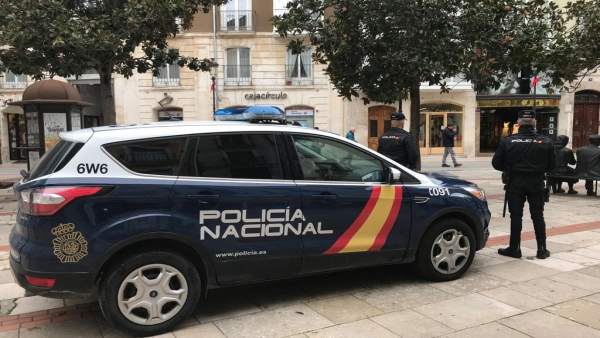 Sucesos.- Cuatro detenidos en Burgos tras dar una paliza a un joven que sufrió l Sucesos.- Cuatro detenidos en Burgos tras dar una paliza a un joven que sufrió l
