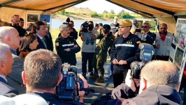 La UME concluye su trabajo de recogida de camalote 'dejando el río limpio' y pid La UME concluye su trabajo de recogida de camalote 'dejando el río limpio' y pid