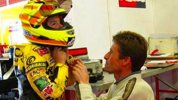 Marc Márquez, de niño, con su padre Marc Márquez, de niño, con su padre