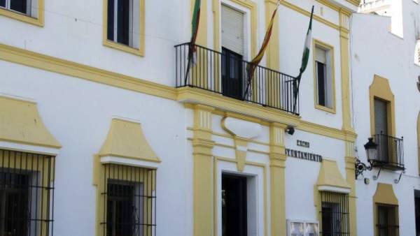 Huelva.-PSOE de Santa Olalla critica que centro de mayores siga cerrado tras 12 Huelva.-PSOE de Santa Olalla critica que centro de mayores siga cerrado tras 12