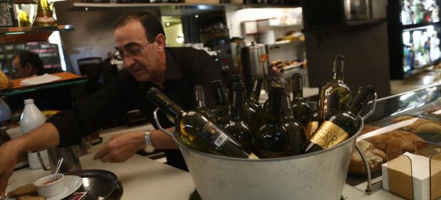 Trabajador, Trabajando, Camarero, Bar, Autónomo, Consumo