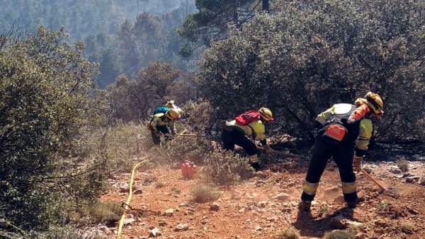 Incendios.- Estabilizado el incendio forestal declarado en Paterna del Madera (A Incendios.- Estabilizado el incendio forestal declarado en Paterna del Madera (A