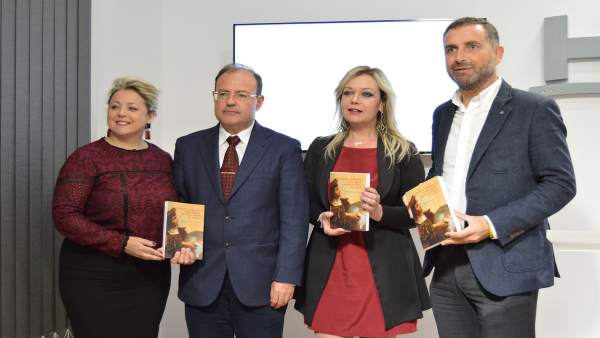 Huelva.- Un libro profundiza en las claves y circunstancias de la gestación del Huelva.- Un libro profundiza en las claves y circunstancias de la gestación del
