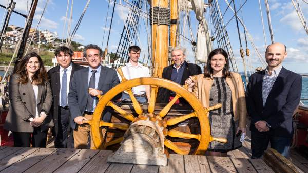 La Bahía de Santander acogerá el III Festival del Mar del 13 al 15 de septiembre La Bahía de Santander acogerá el III Festival del Mar del 13 al 15 de septiembre