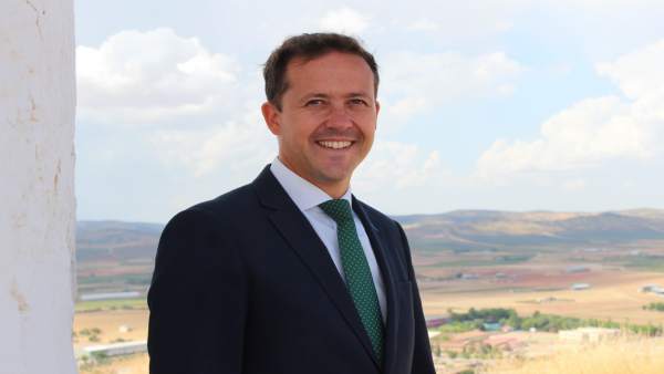 Carlos Velázquez Carlos Velázquez
